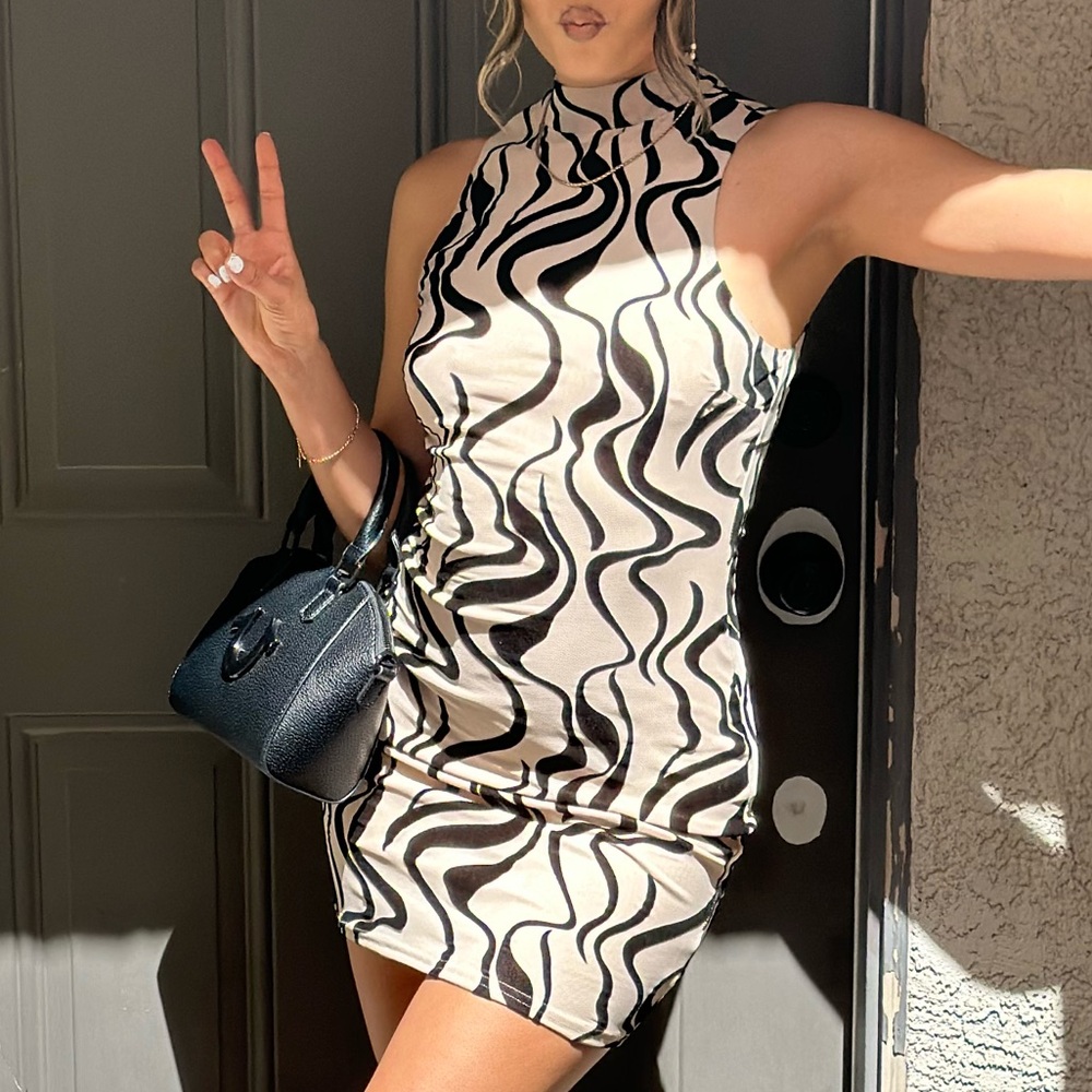 ☕️🐼🖤WMNS MEDIUM DRESS🖤☕️🐼